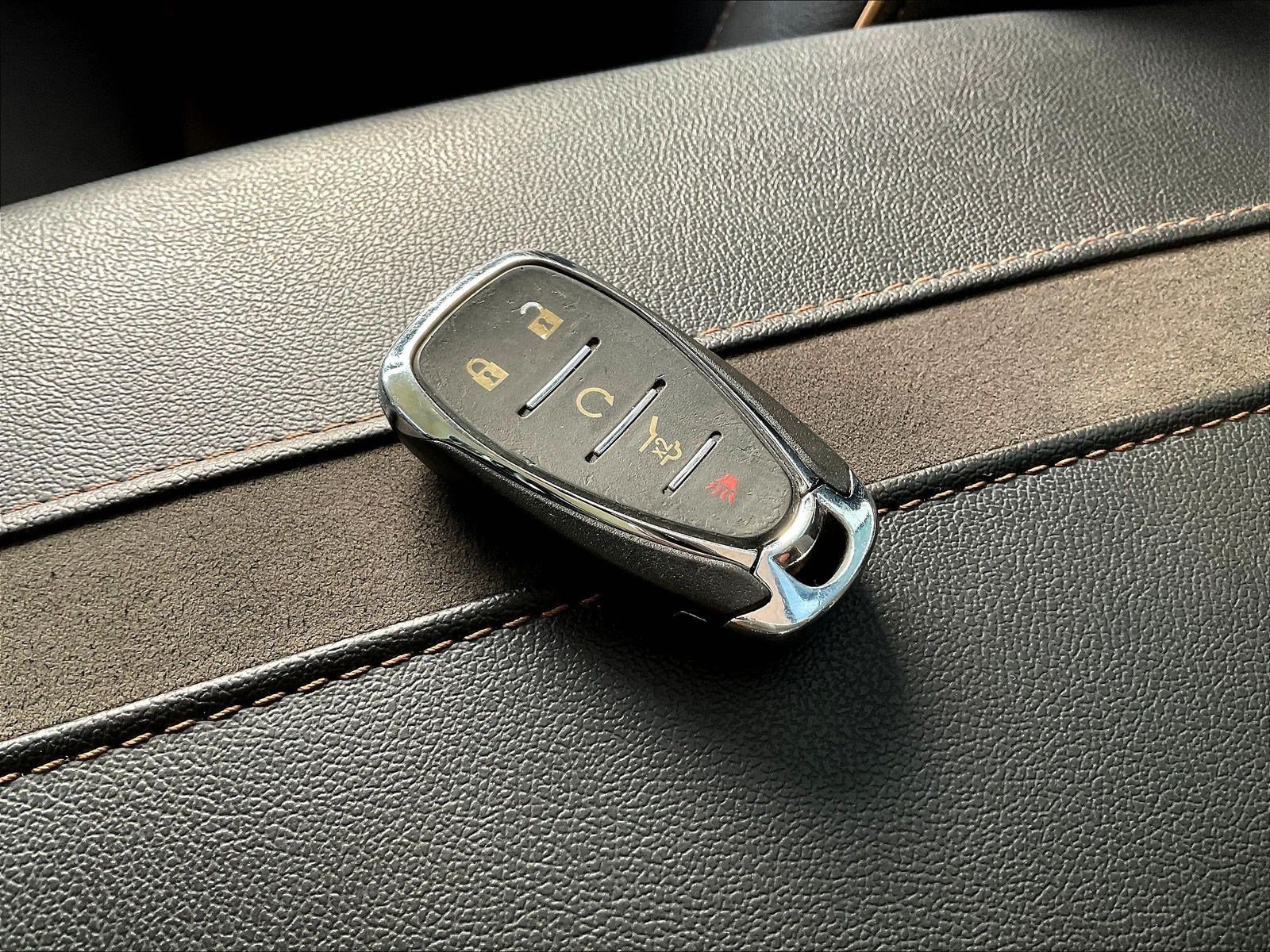 Used 2019 Chevrolet Blazer Premier w/ Sun and Wheels Package FWD image 33