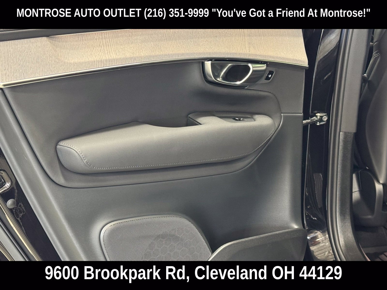 Certified 2025 Volvo XC90 B6 Ultra w/ Protection Package Premier AWD/4WD image 38