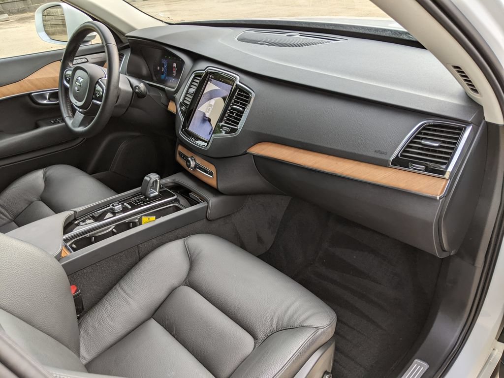 Certified 2024 Volvo XC90 B5 Plus w/ Protection Package Premier AWD/4WD image 21