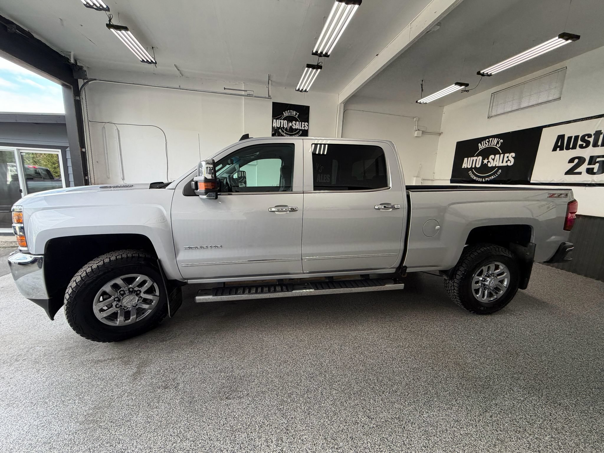 Used 2016 Chevrolet Silverado 3500 LTZ w/ Z71 Package, Off-Road AWD/4WD image 7