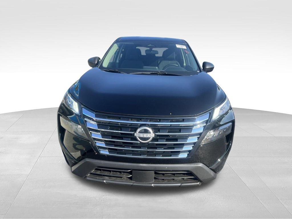 Used 2025 Nissan Rogue S AWD/4WD image 18