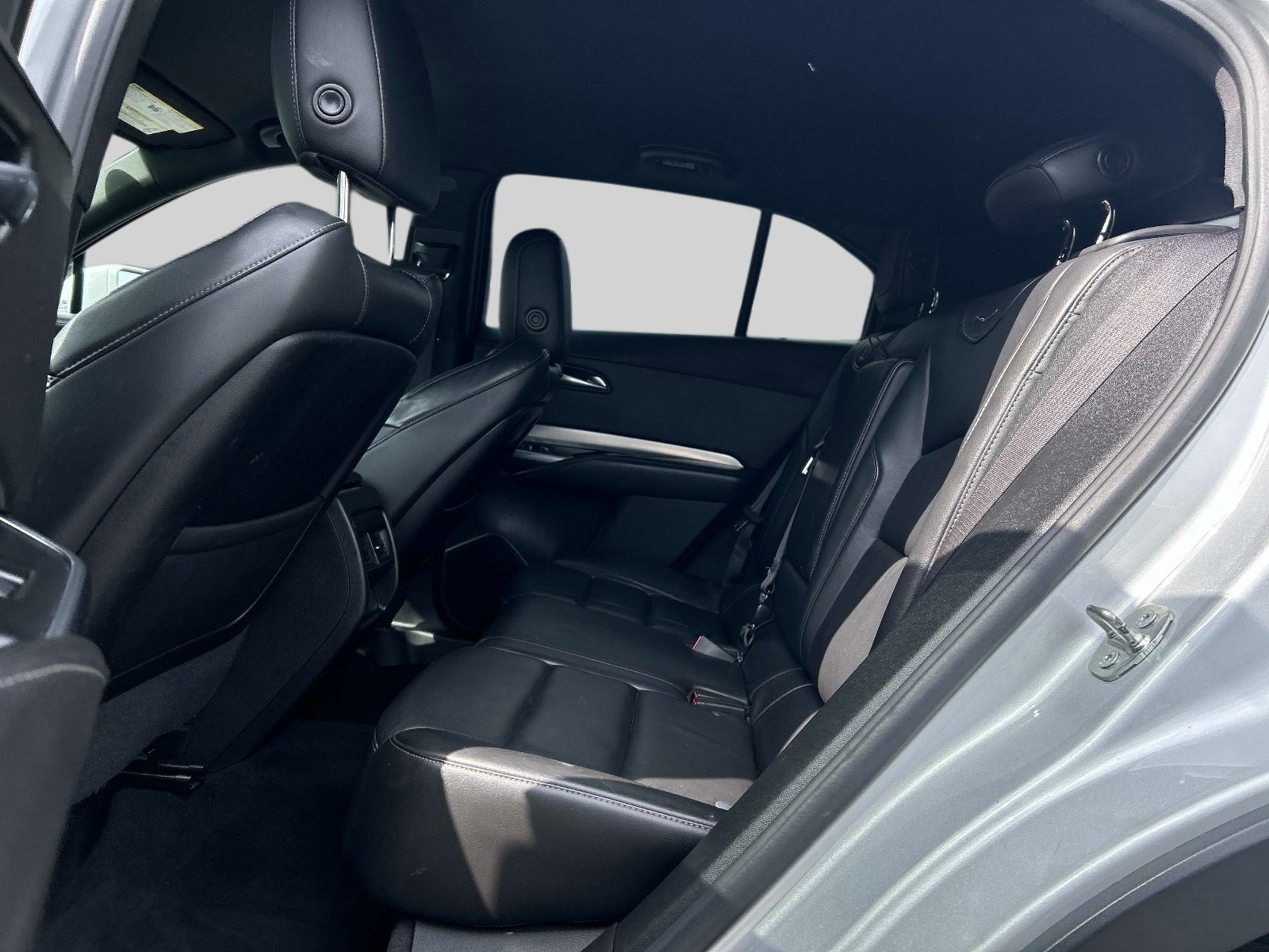 Used 2020 Cadillac XT4 Premium Luxury FWD image 17