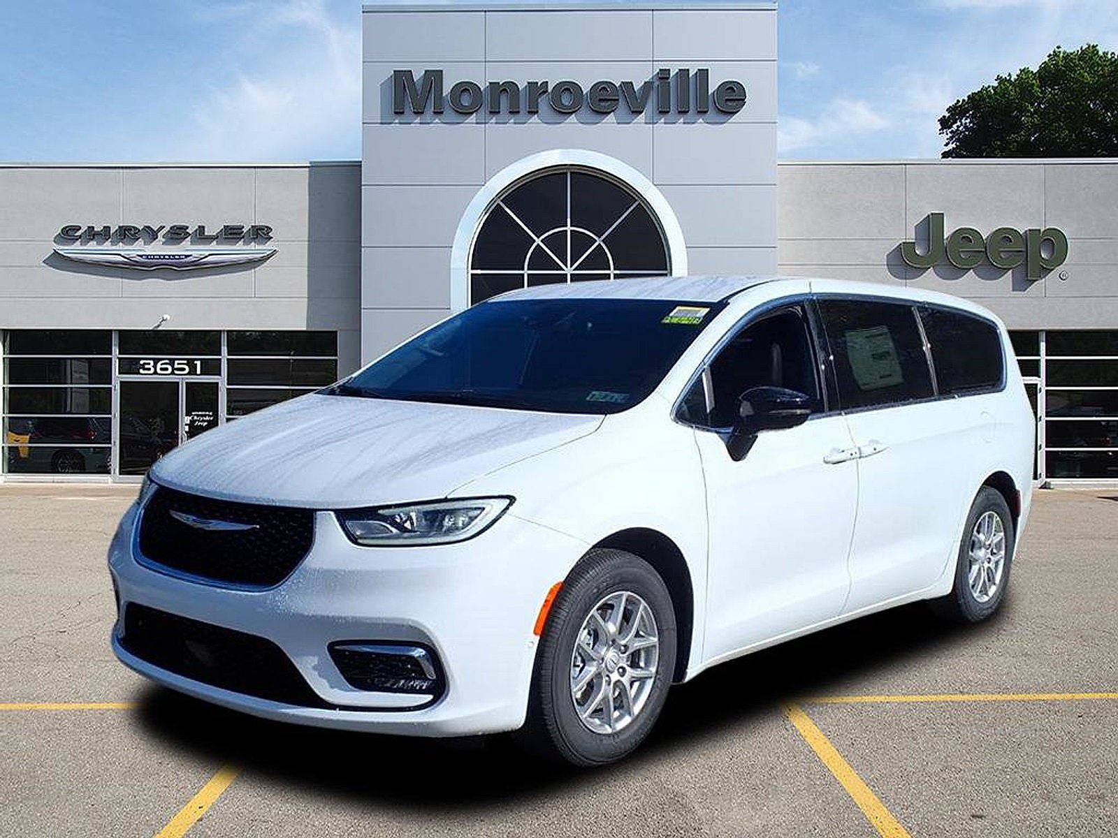 New 2026 Chrysler Pacifica Select FWD image 1