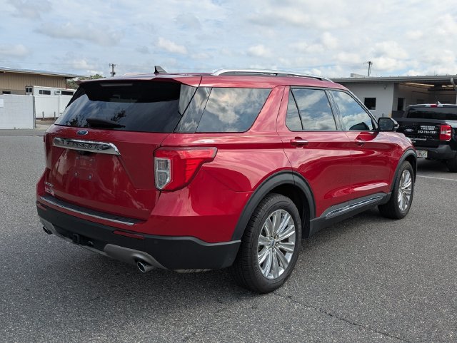 Used 2022 Ford Explorer Limited w/ Limited Technology Package RWD image 3