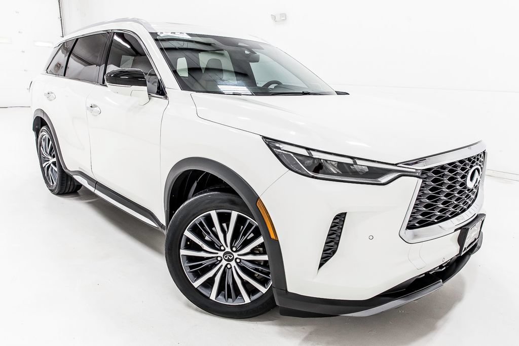 Used 2023 INFINITI QX60 Sensory w/ Vision Package AWD/4WD image 9