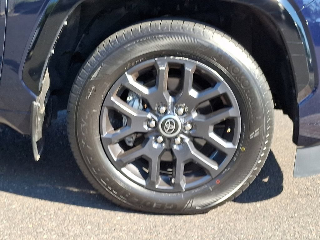 Certified 2023 Toyota Sequoia Platinum AWD/4WD image 8