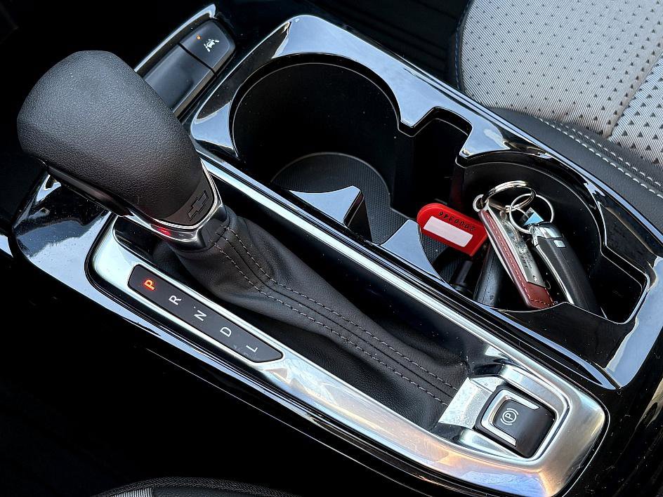 Used 2024 Chevrolet Trax LT w/ LT Convenience Package image 24