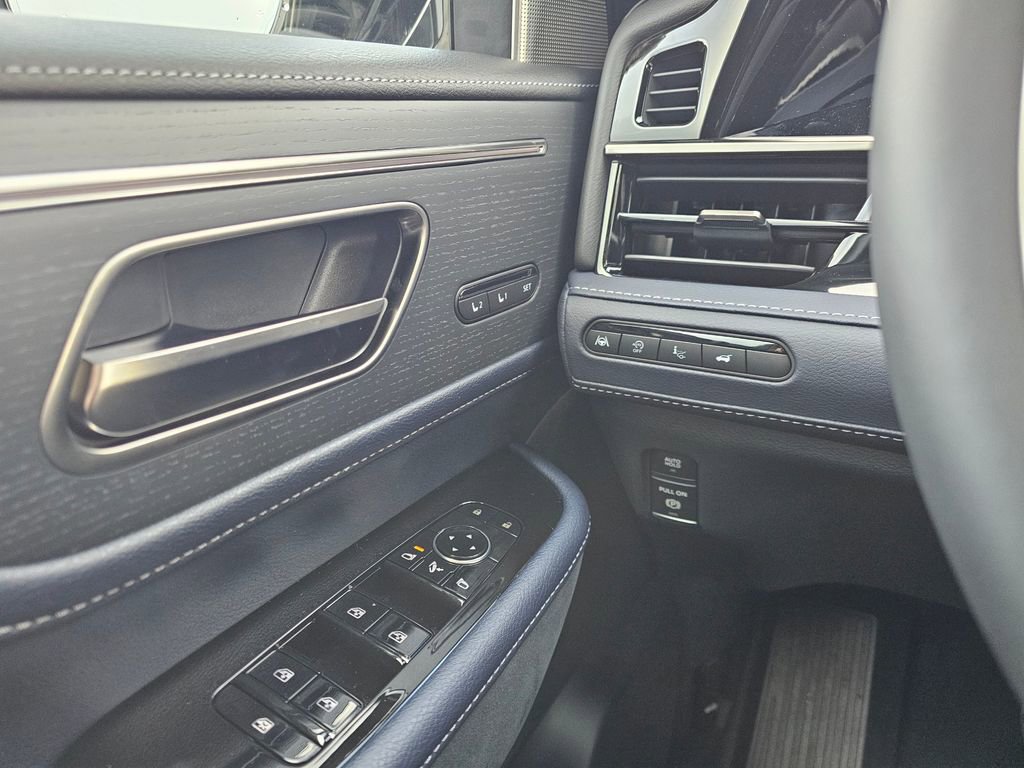 New 2026 INFINITI QX80 4WD image 30