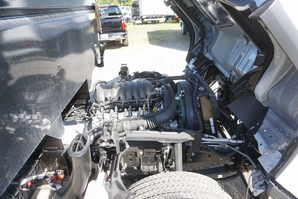 New 2025 Chevrolet Low Cab Forward RWD image 28