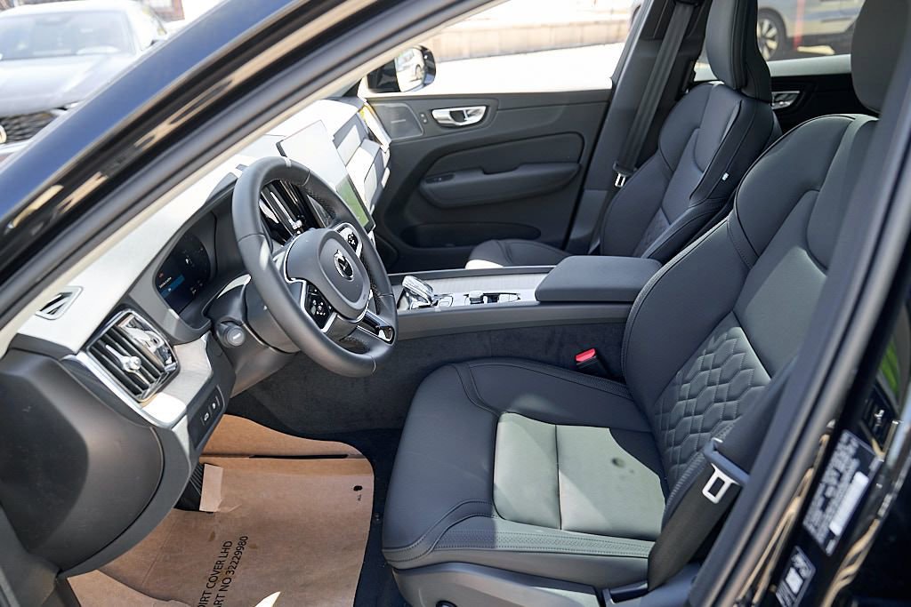 New 2026 Volvo XC60 T8 Plus w/ Climate Package AWD/4WD image 17
