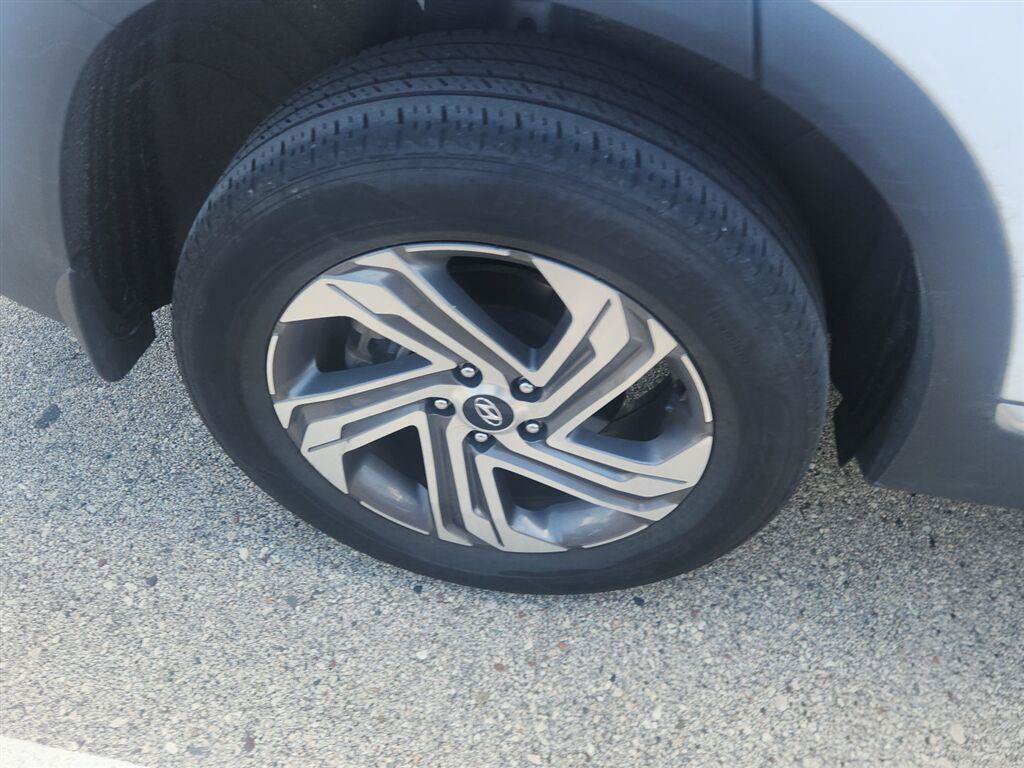 Used 2023 Hyundai Santa Fe SEL w/ Premium Package AWD/4WD image 3
