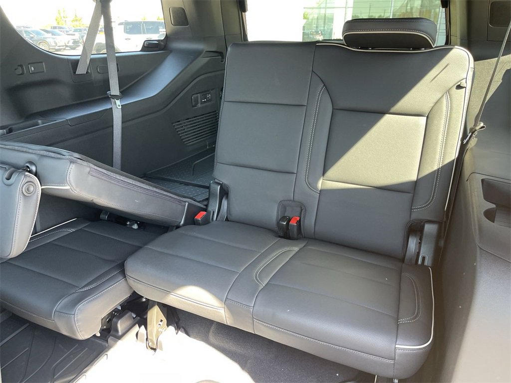 New 2025 Chevrolet Suburban Premier image 22