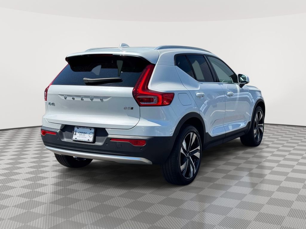 Used 2023 Volvo XC40 B5 Plus w/ Protection Package Premier AWD/4WD image 4