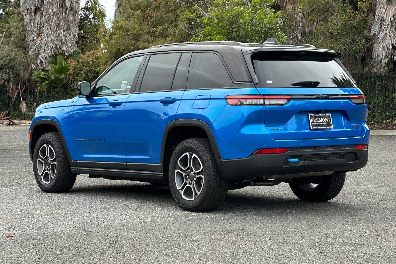 New 2023 Jeep Grand Cherokee Trailhawk w/ Advanced Protech Group II image 5