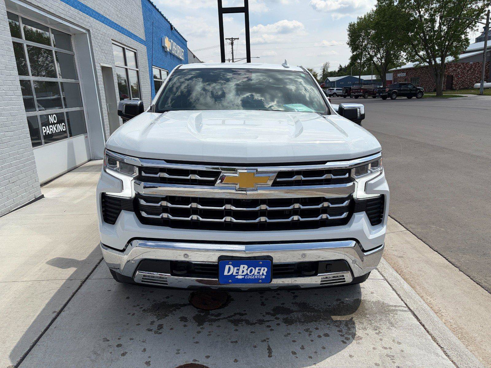 Used 2025 Chevrolet Silverado 1500 LTZ w/ Max Trailering Package AWD/4WD image 7