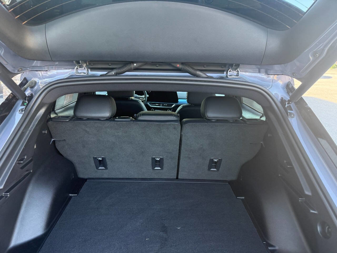 Used 2025 Chevrolet Equinox EV LT AWD/4WD image 21