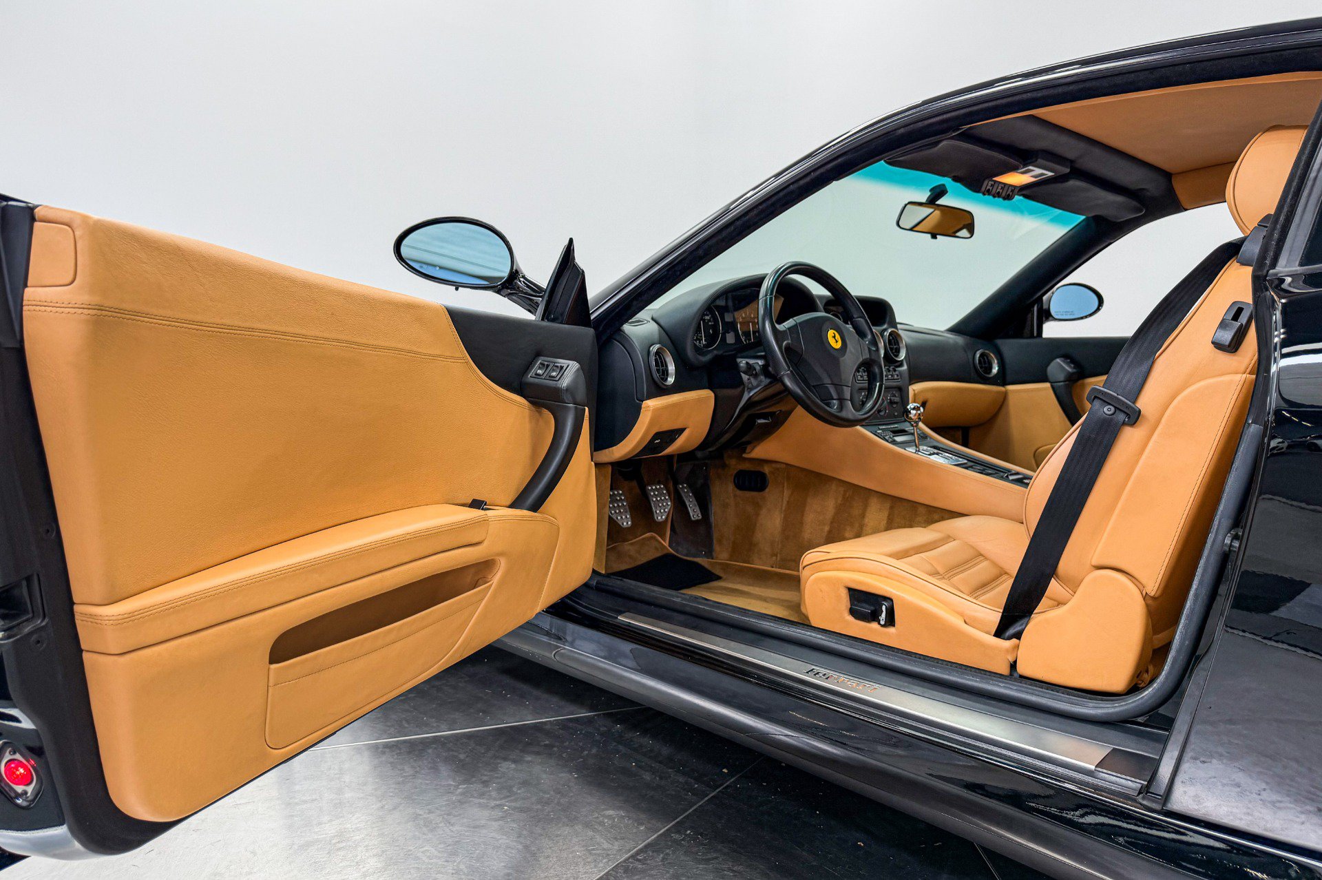 Used 1998 Ferrari 550 Maranello Coupe RWD image 21