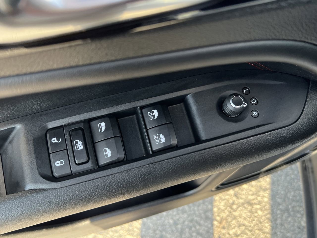 Used 2023 Jeep Compass Trailhawk image 19