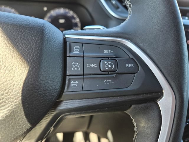 Used 2024 Jeep Grand Cherokee Altitude AWD/4WD image 21