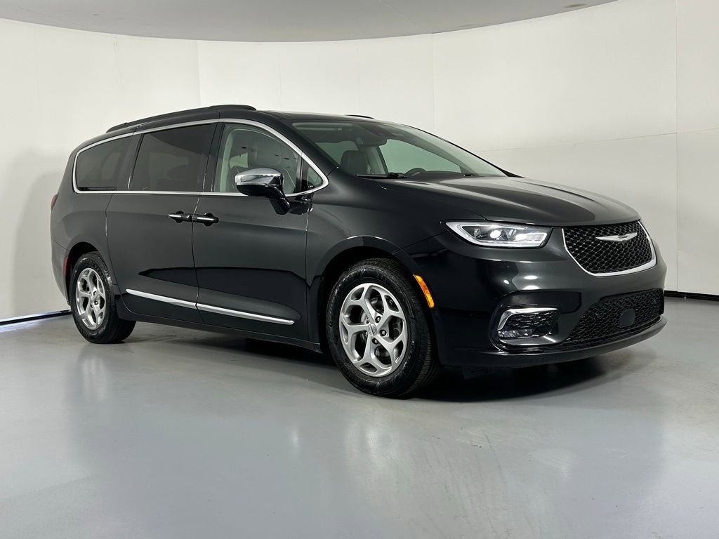 Used 2023 Chrysler Pacifica Limited FWD video 1