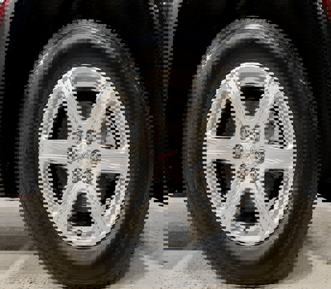 Used 2018 GMC Acadia SLE w/ LPO, Floor Liner Package image 22