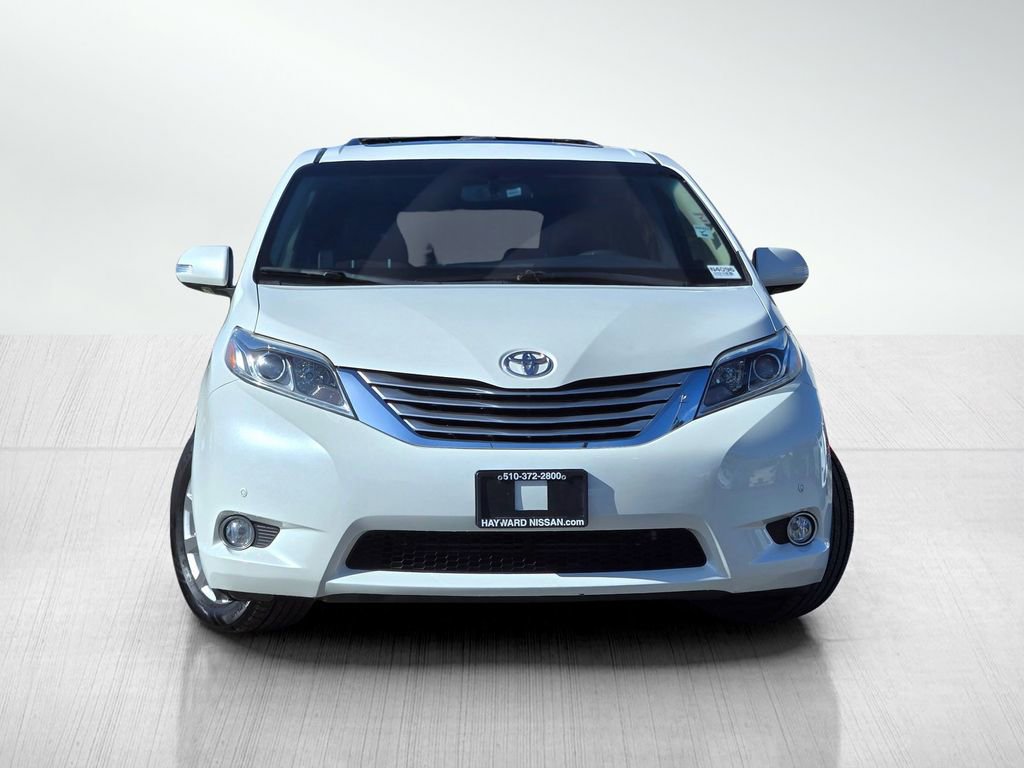 Used 2017 Toyota Sienna Limited image 2