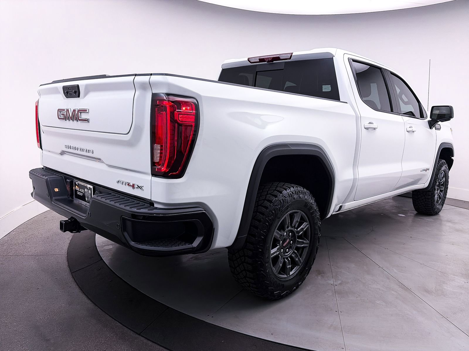 Used 2025 GMC Sierra 1500 AT4X image 19