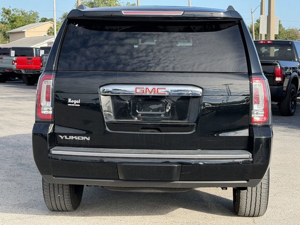 Used 2018 GMC Yukon Denali AWD/4WD image 6