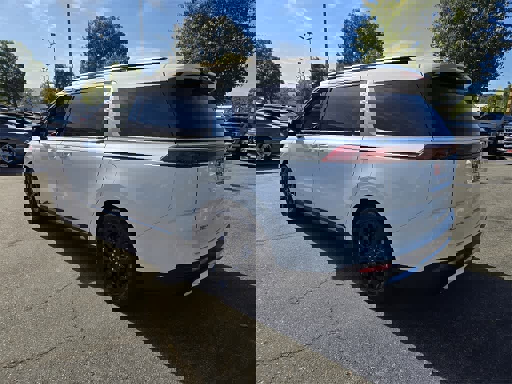 Used 2022 Kia Carnival SX image 3