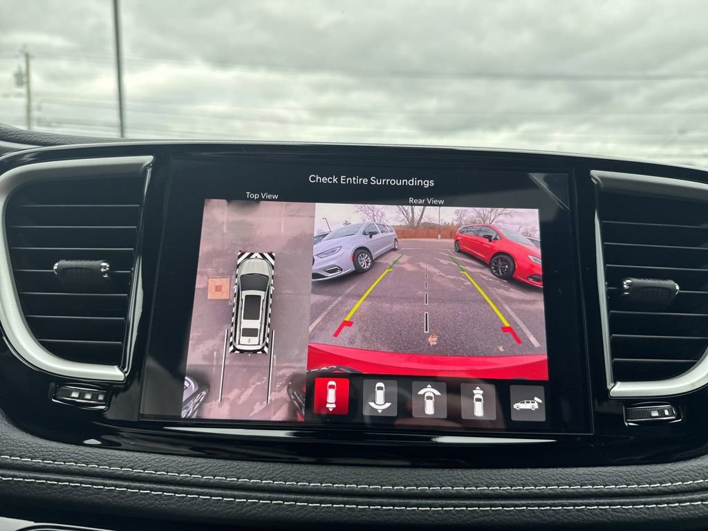 New 2026 Chrysler Pacifica Select image 23