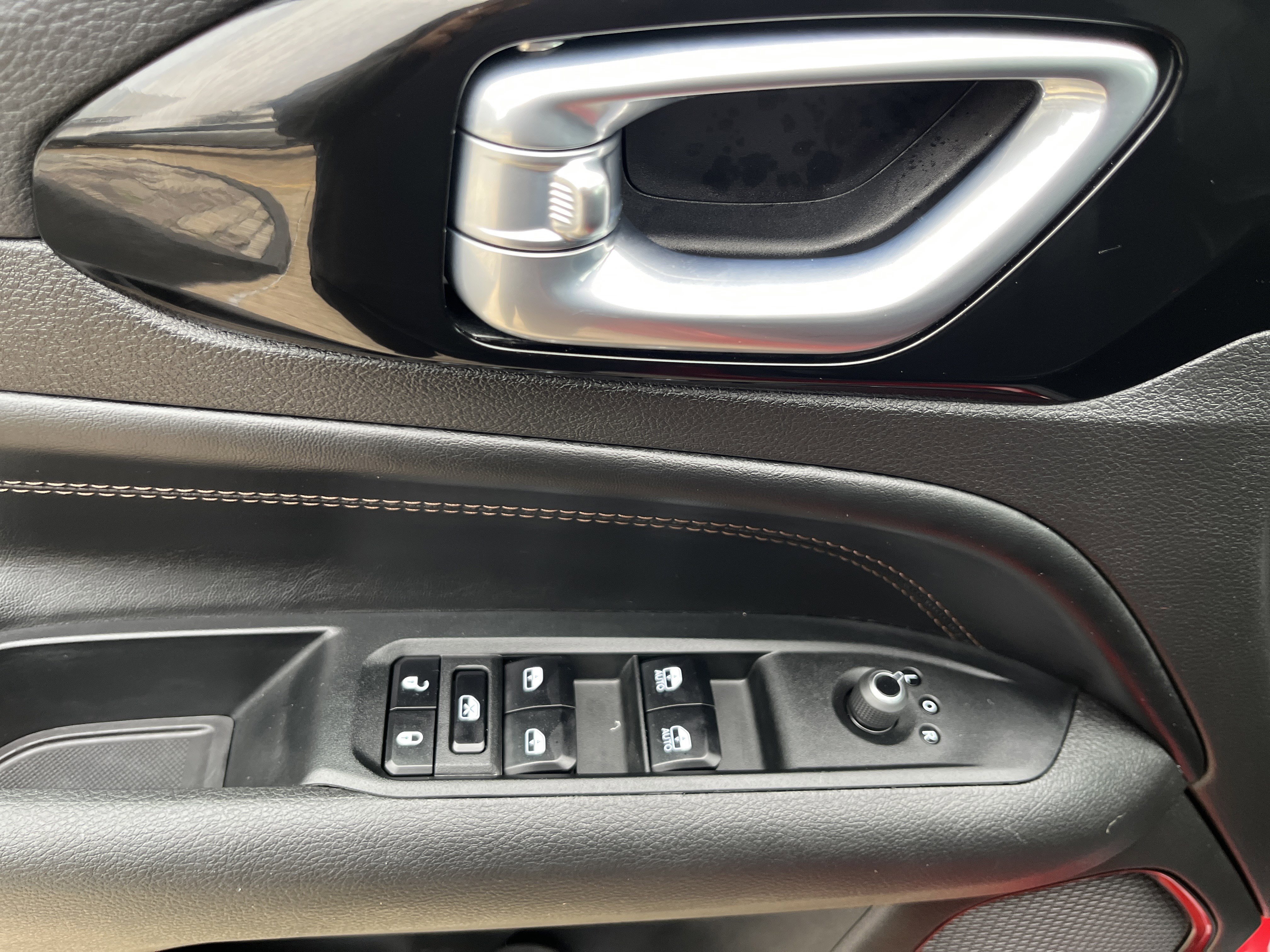 Used 2024 Jeep Compass Limited image 26