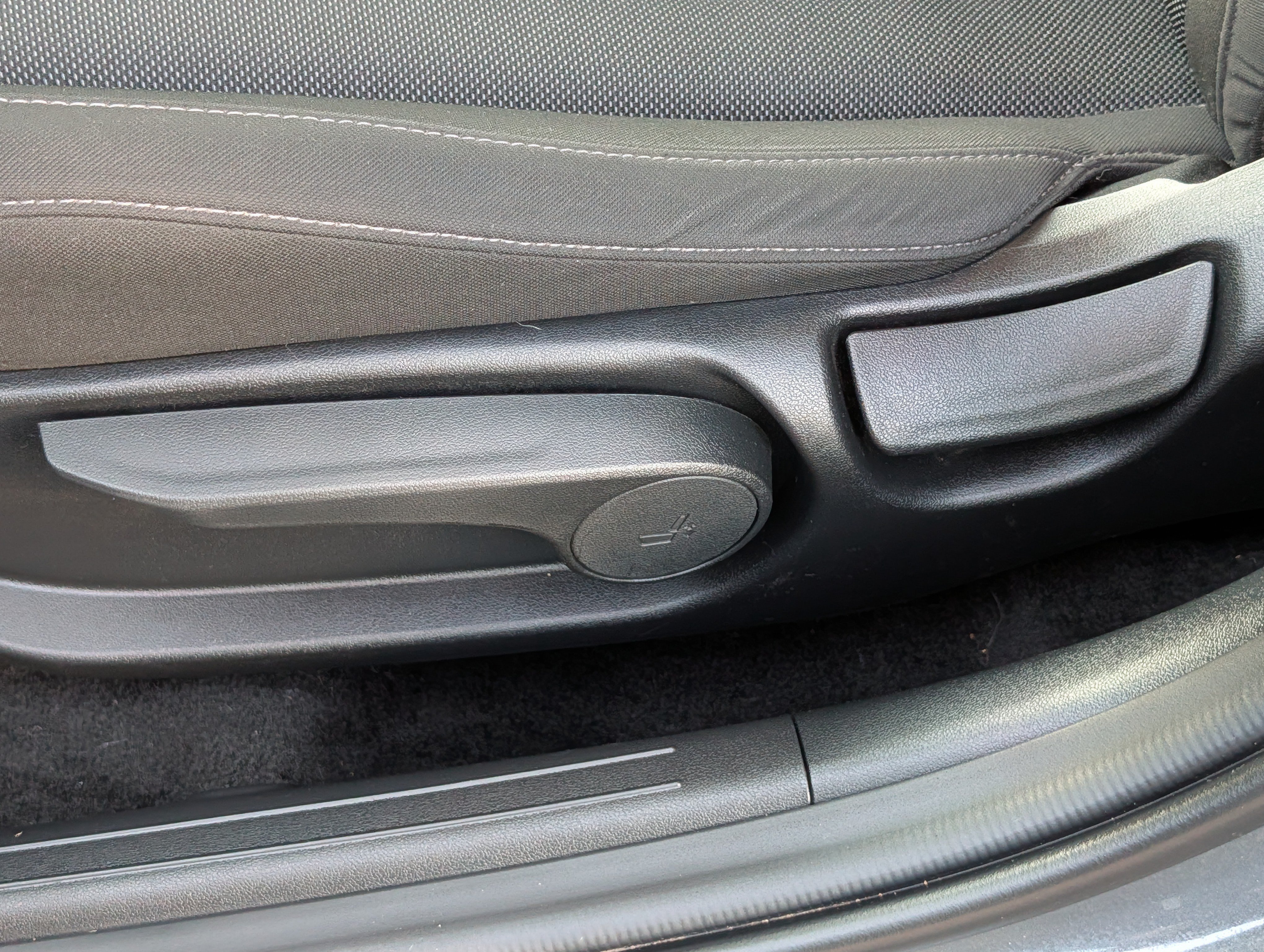 Used 2024 Hyundai Elantra SE FWD image 20