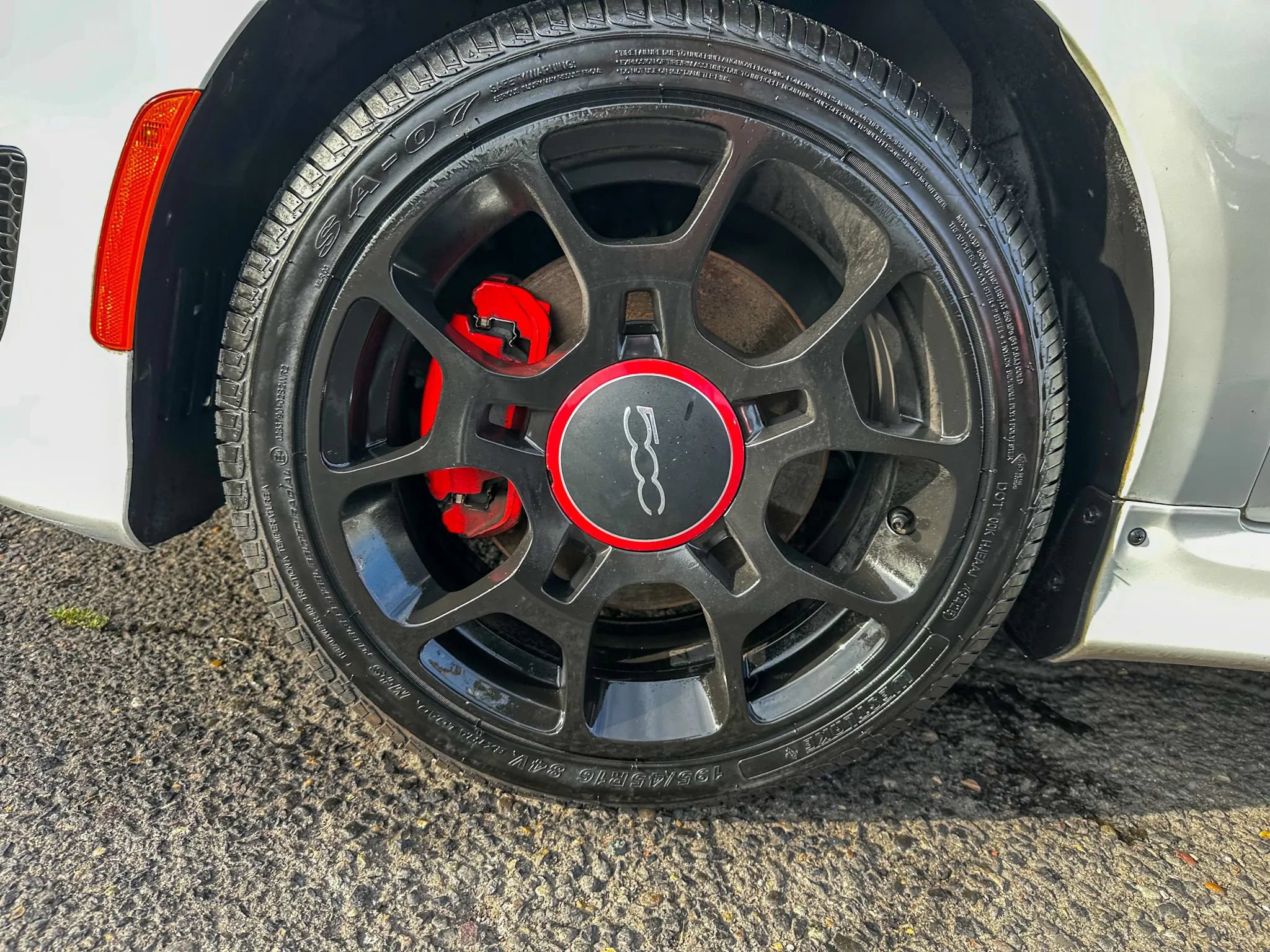 Used 2013 FIAT 500 Turbo w/ Beats Audio Pkg FWD image 34