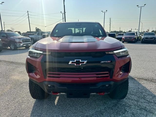 Used 2024 Chevrolet Colorado ZR2 w/ ZR2 Convenience Package III AWD/4WD image 9