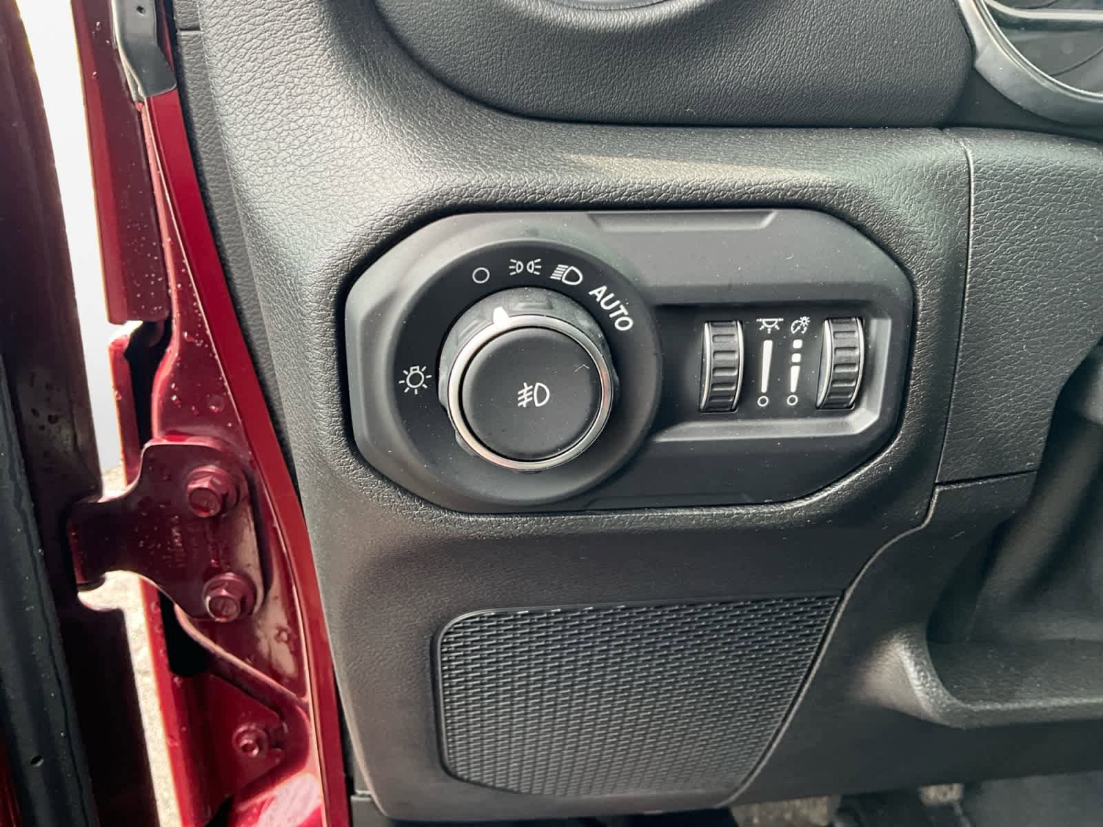 Used 2021 Jeep Wrangler Unlimited Sahara AWD/4WD image 28