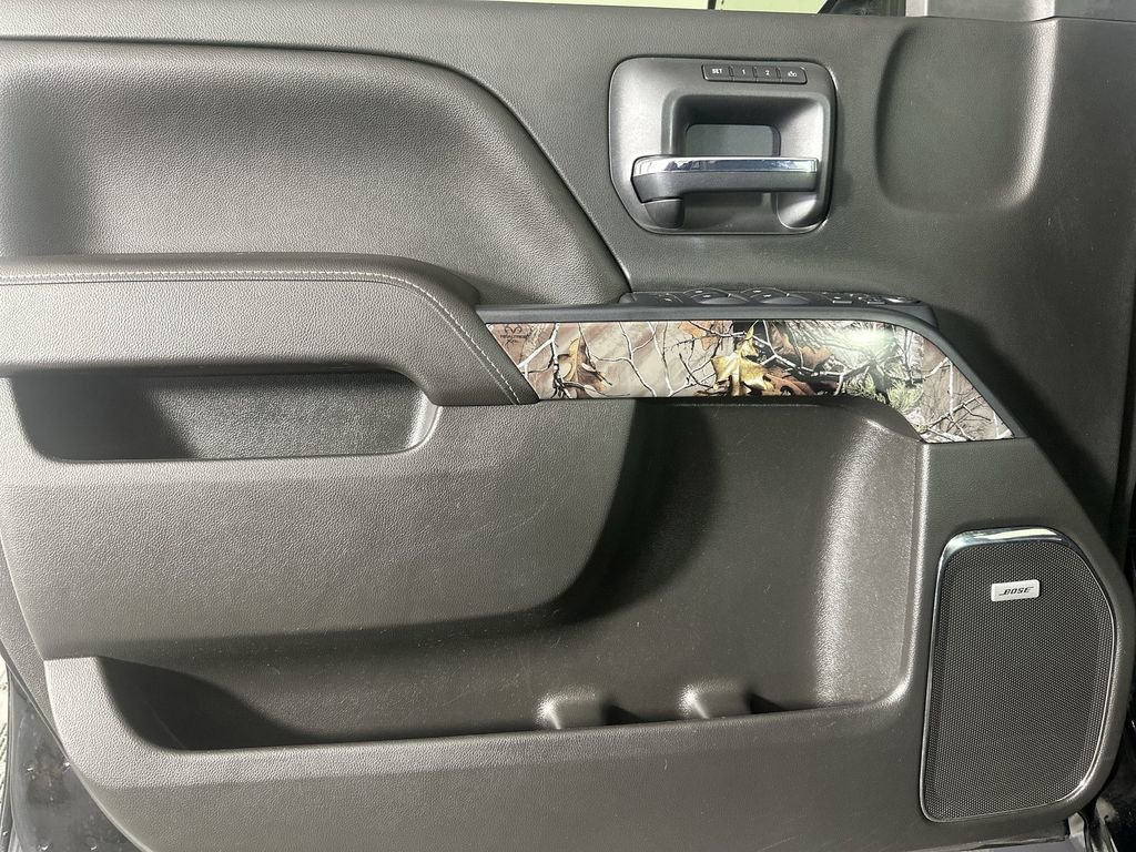 Used 2017 Chevrolet Silverado 1500 LTZ Z71 w/ Realtree Edition AWD/4WD image 23