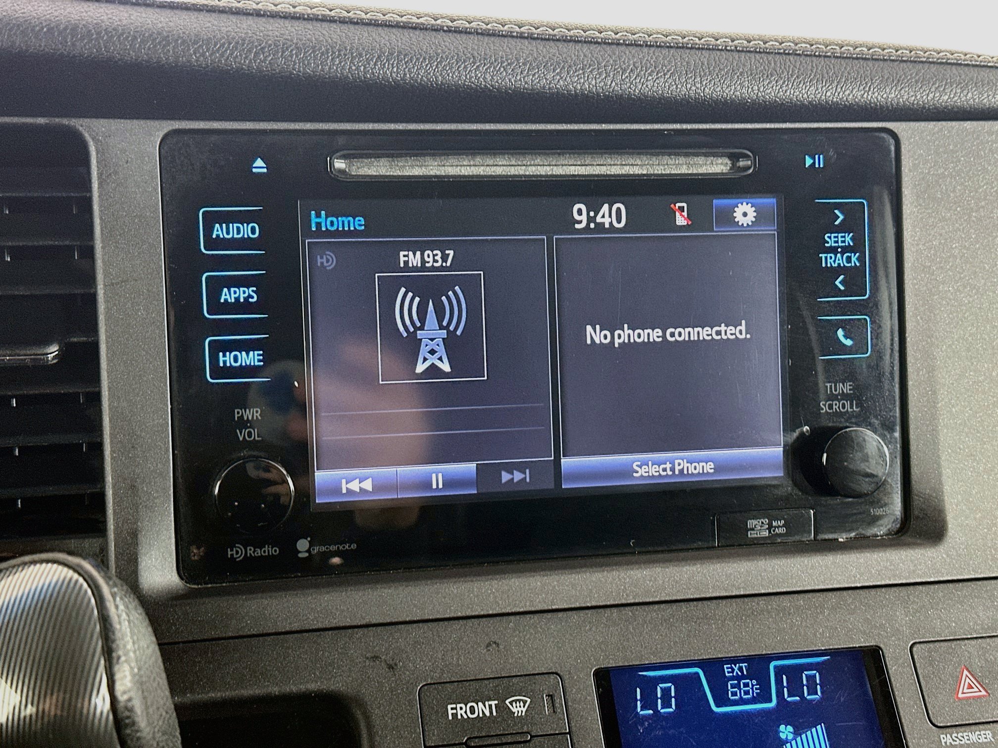 Used 2015 Toyota Sienna SE w/ SE Preferred Package FWD image 21
