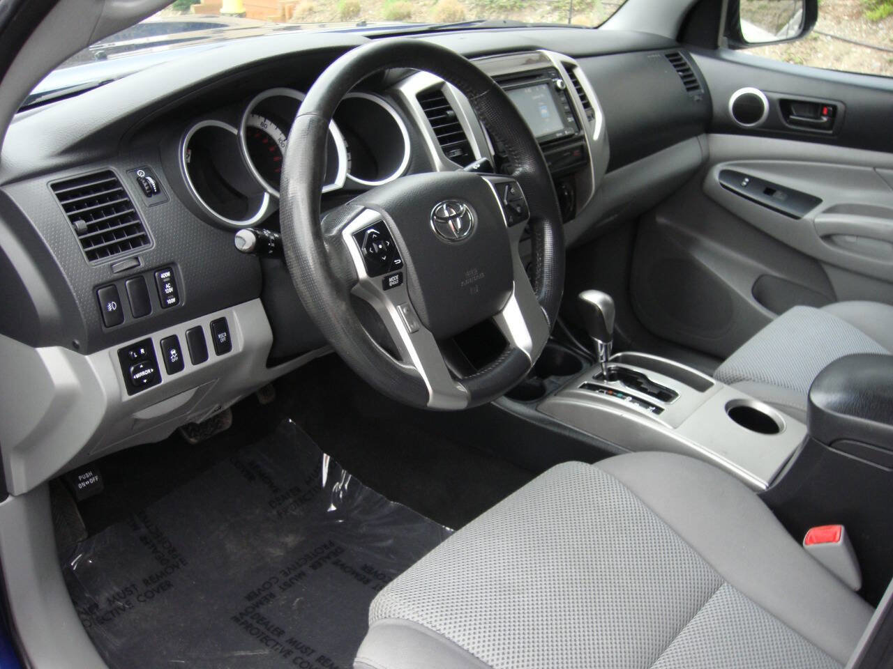 Used 2015 Toyota Tacoma 4x4 Double Cab w/ TRD Sport Package image 2