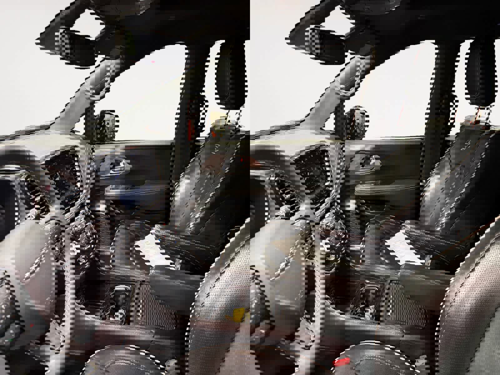 Used 2023 Chrysler Pacifica Limited w/ Uconnect Theater Family Group image 10