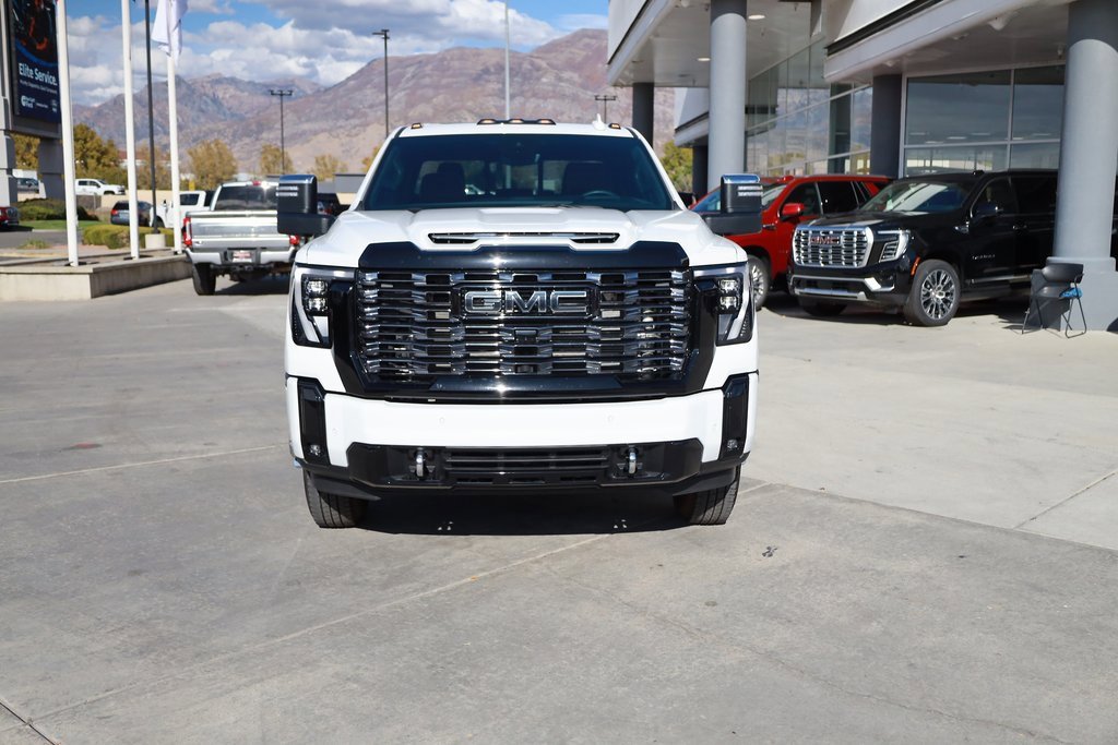 Used 2025 GMC Sierra 3500 Denali Ultimate image 9