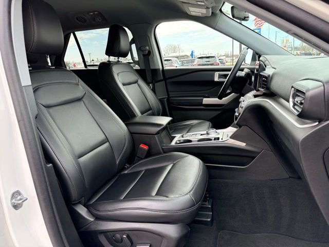 Used 2023 Ford Explorer XLT w/ Equipment Group 202A image 11