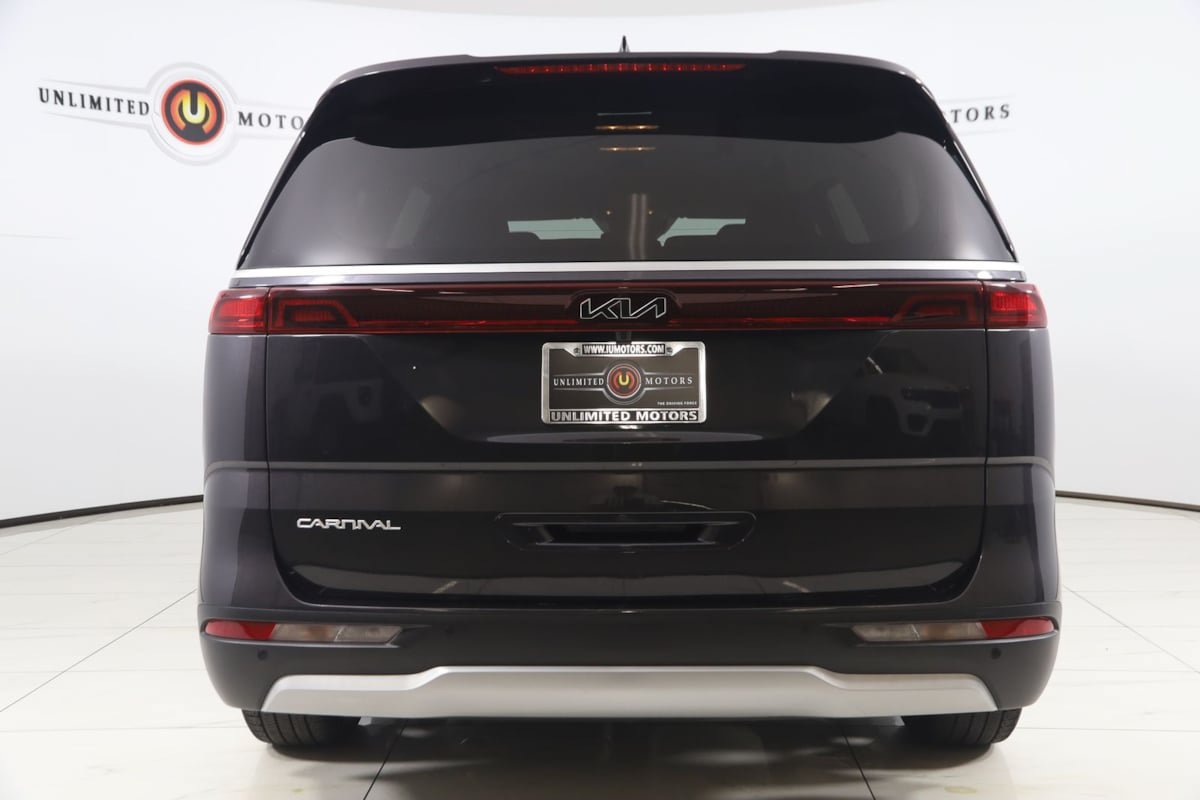 Used 2024 Kia Carnival EX FWD image 50