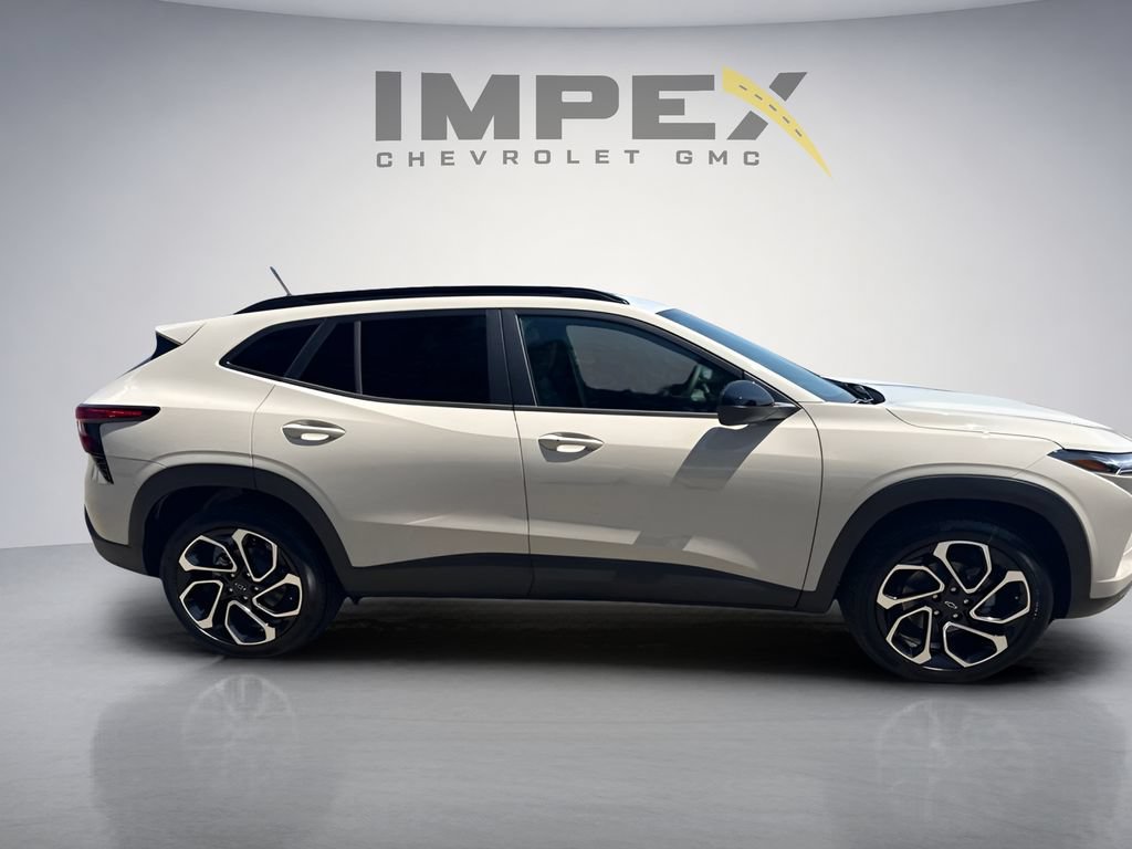 New 2026 Chevrolet Trax RS w/ Sunroof Package FWD image 6