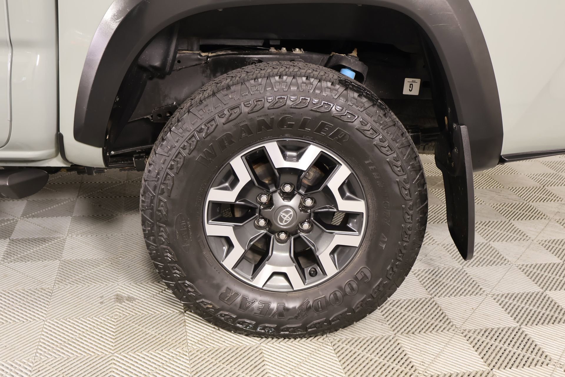 Used 2022 Toyota Tacoma TRD Off-Road AWD/4WD image 18