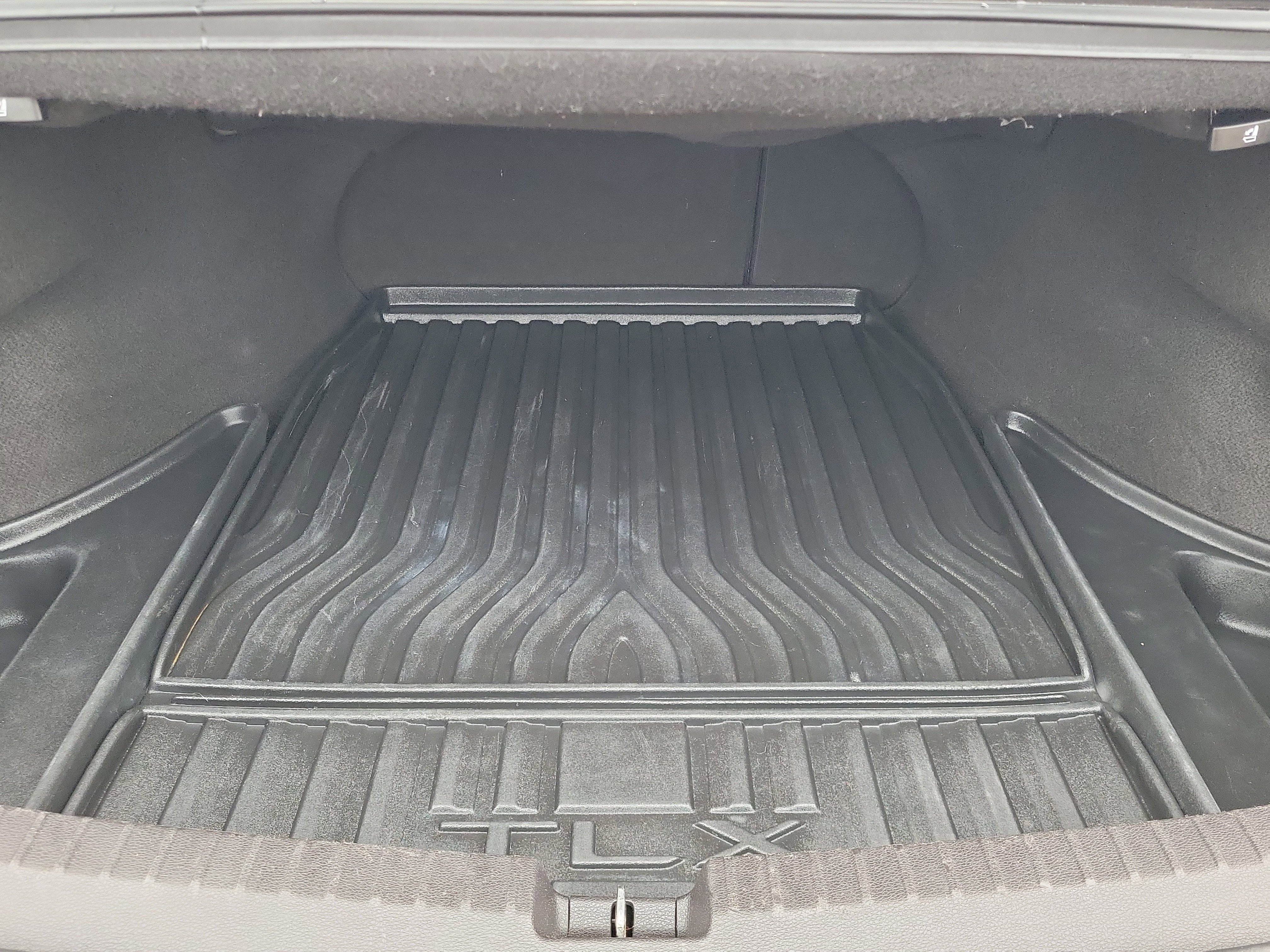 Used 2018 Acura TLX V6 w/ Technology & A-SPEC Pkg image 10