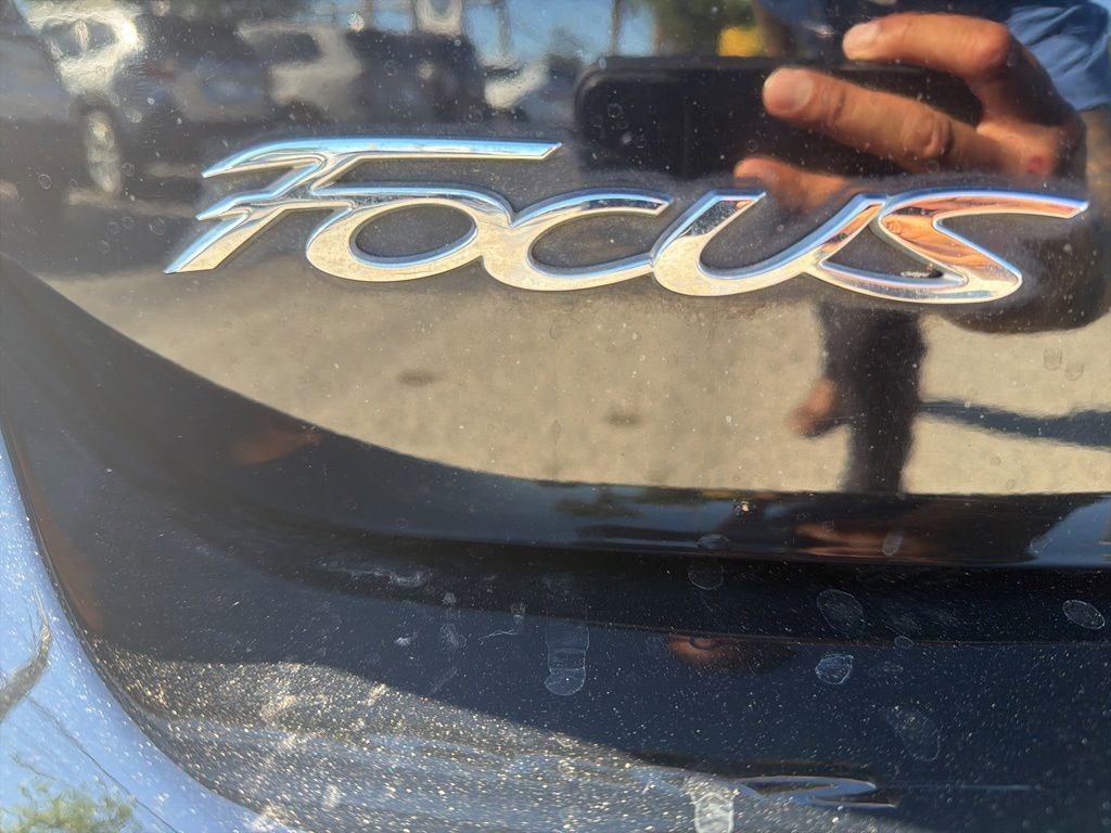 Used 2017 Ford Focus SEL w/ Cold Weather Package image 9