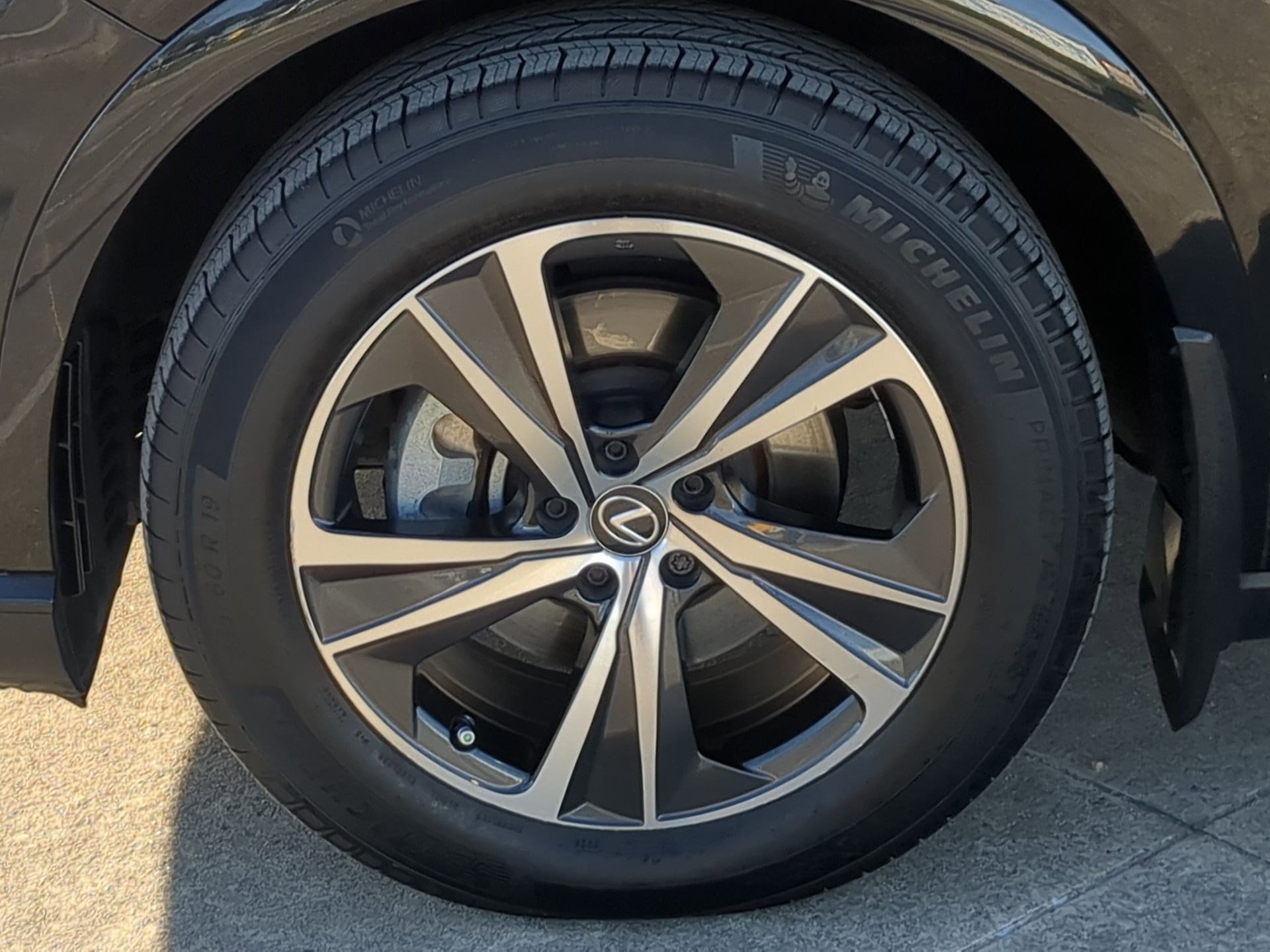 Used 2024 Lexus RX 350 Premium w/ Accessory Package (Z1) image 12