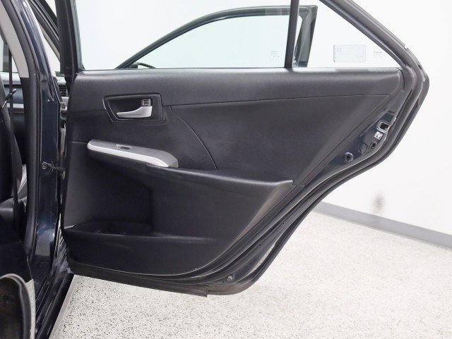 Used 2014 Toyota Camry SE image 29