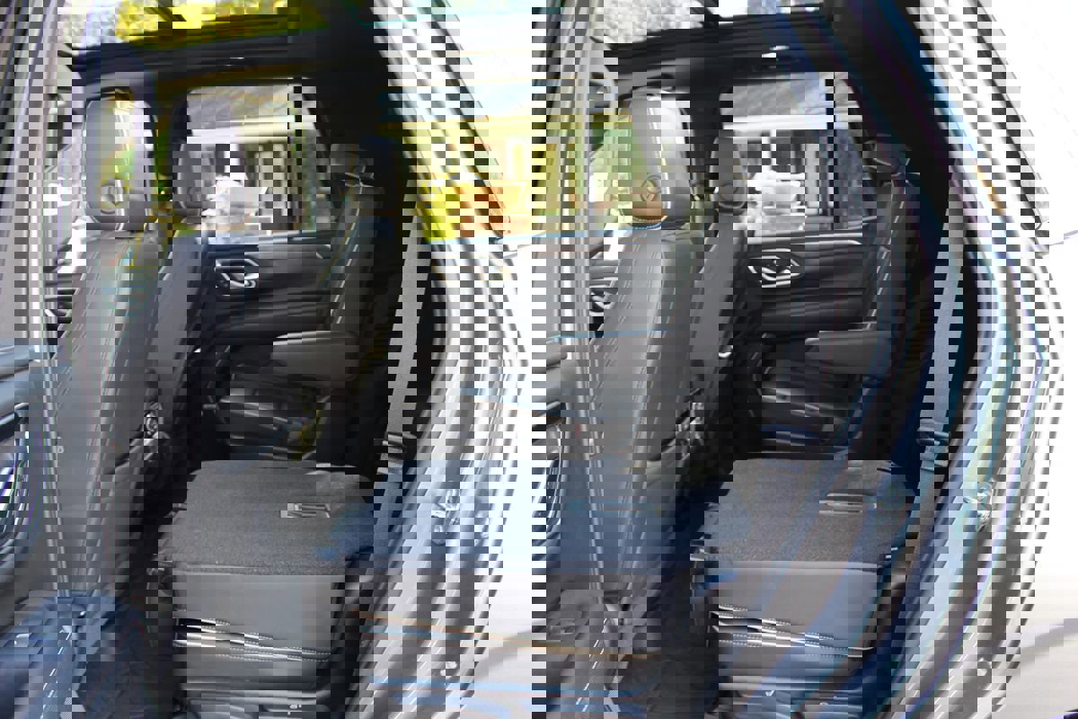 Used 2021 Chevrolet Tahoe Premier w/ Premium Package image 13