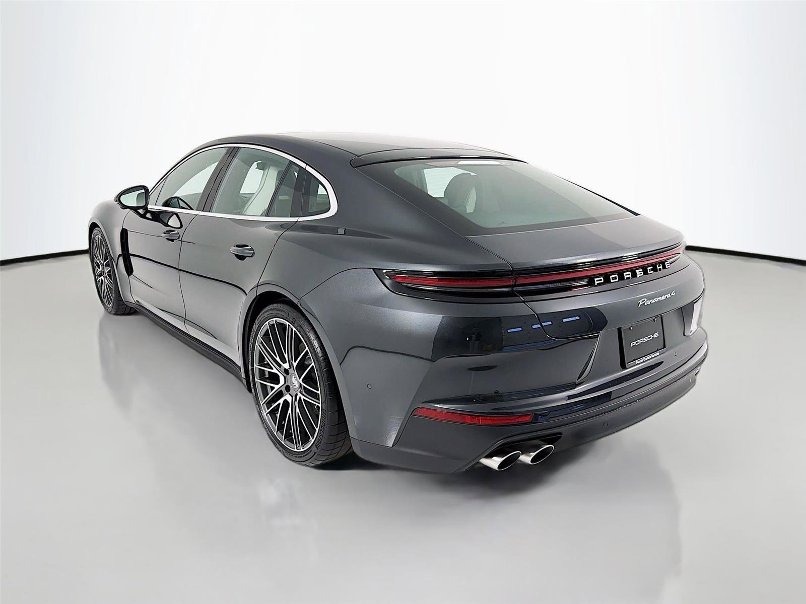 New 2026 Porsche Panamera 4 image 3